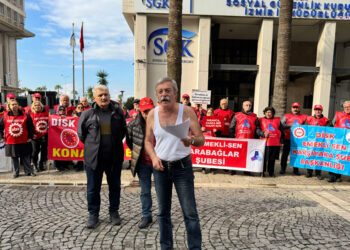 Emeklilerden zam protestosu: ‘Emeklinin hali bu’ diyerek iktidara seslendi