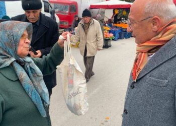Emeklinin çantası bu, bomboş, görsünler de utansınlar!
