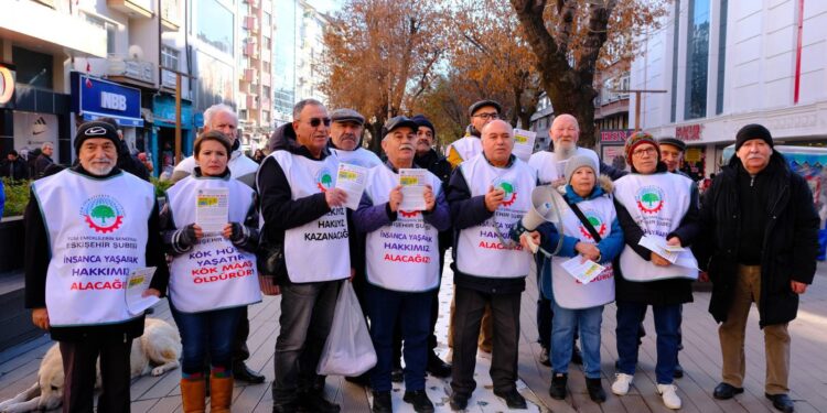 En düşük emekli maaşı 45 bin lira olmalı