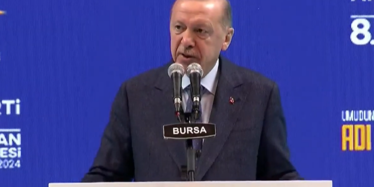 Erdoğan: “Faizi 2025’te kesinlikle indireceğiz ki enflasyon da insin!”
