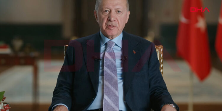 Erdoğan yeni yılda vatandaşlardan sabır istedi: ”Uyguladığımız ekonomi programımızın meyvelerini toplamaya başladık”