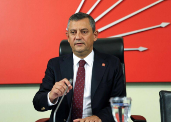 Esad Rejimi Çöktü, Özgür Özel'den İlk Açıklama Geldi: 'Geçiş Hükümeti Kurulması Elzemdir'