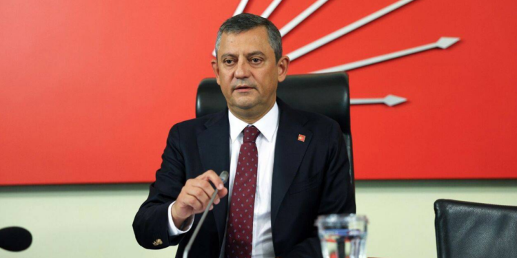 Esad Rejimi Çöktü, Özgür Özel'den İlk Açıklama Geldi: 'Geçiş Hükümeti Kurulması Elzemdir'