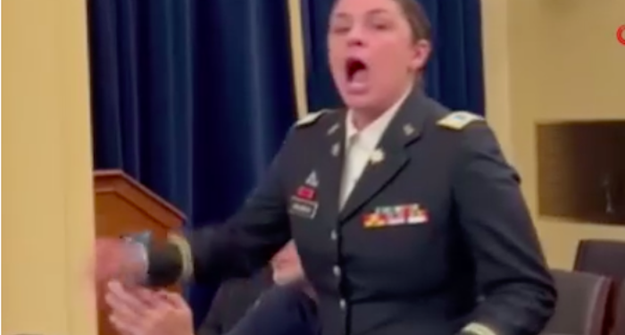 Eski subaydan ABD Kongresi’nde protesto: “İsrail çocukları diri diri yakıyor!”