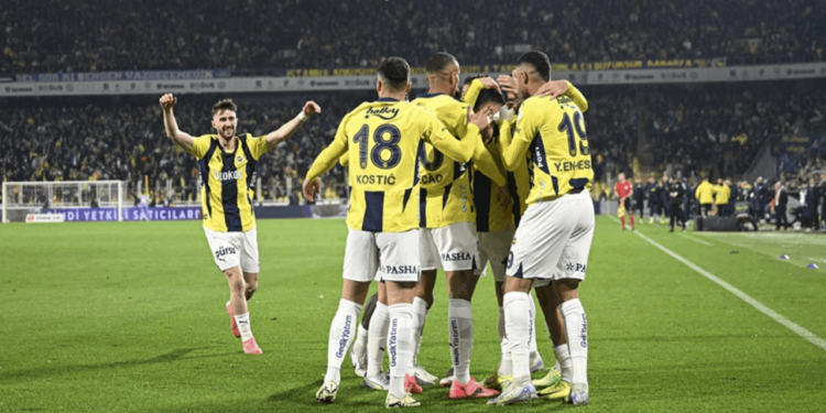 Fener, Gaziantep'i Geçti, Spor Yazarları En Çok Onu Beğendi