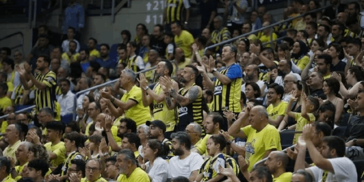 Fenerbahçe Farklı Kazandı