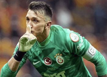 Galatasaray'ın Efsane Kalecisi Muslera Gidecek mi?