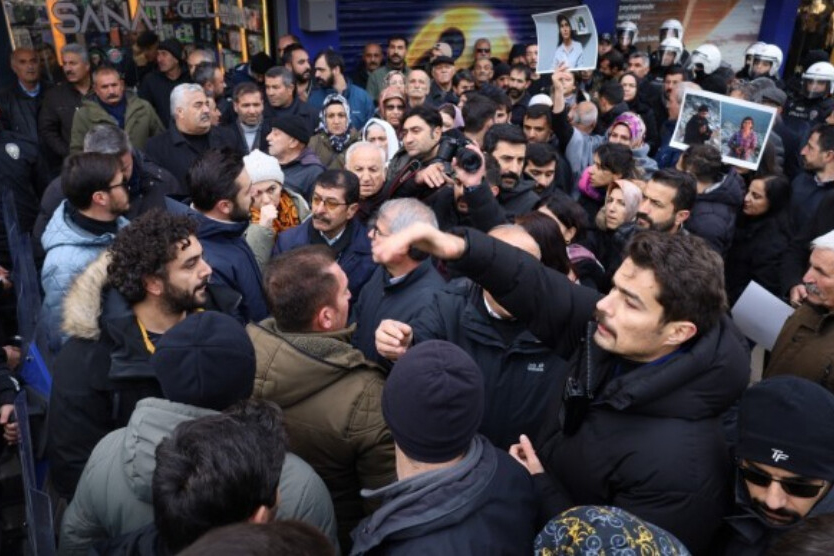 Gazetecilerin SİHA’larla ‘katledilmesini’ protesto eden gazeteciler tutuklandı!