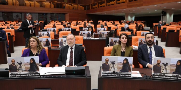 Gazetecilerin katledilmesinin araştırılması önergesi reddedildi