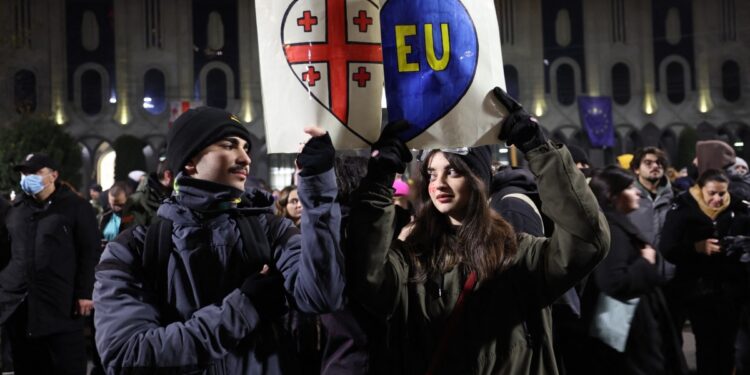 Gürcistan | AB katılım sürecini askıya alan hükümete karşı tepkiler büyüyor