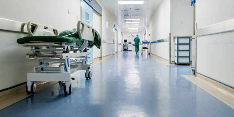 Hastanelerde Yeni Dönem! En Az 3, En Fazla 7 Kişi Olacak