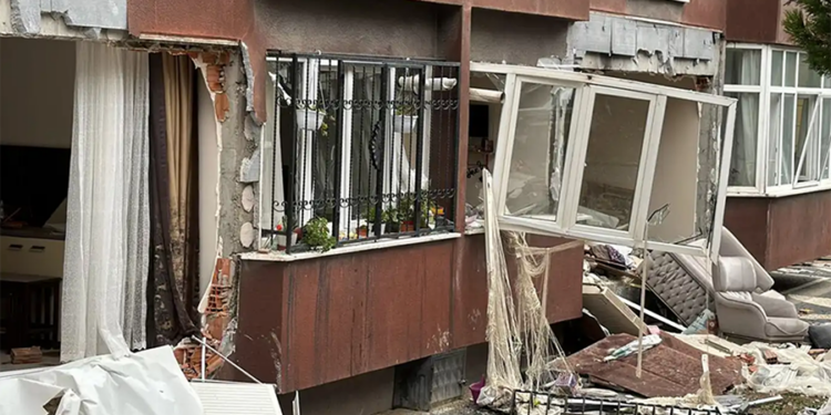 İSTANBUL | Doğagaz patlaması yaşanan binada ‘intihar’ iddiası!