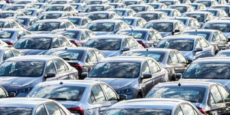 İkinci el araç satışlarında "6 ay 6 bin kilometre" kuralı yeniden uzatıldı