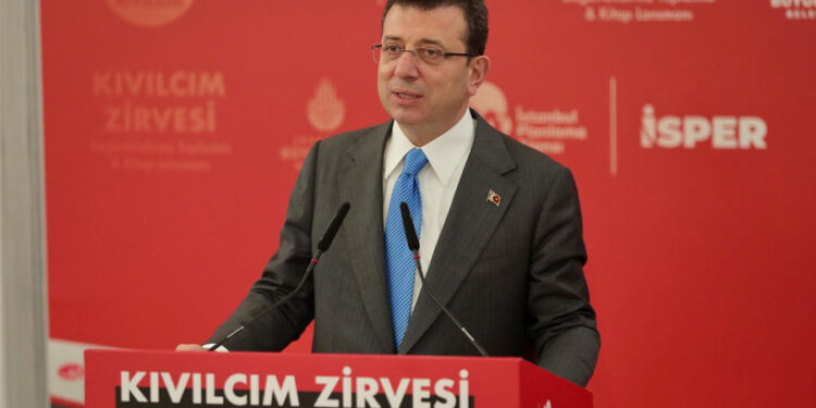 İmamoğlu: ”Gençler bu ülkeden kaçar gibi gidiyor, bu sadece maddi gerekçelerle de değil”