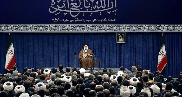 İran’ın dini lideri Hamaney, Esed rejiminin düşüşünden Türkiye, İsrail ve ABD’yi sorumlu tuttu