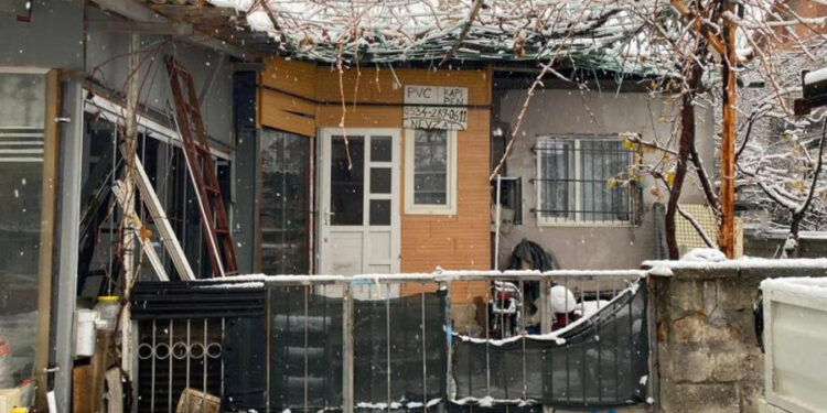 Isparta’da doğalgaz zehirlenmesi: Baba öldü, eşi ve çocukları hastaneye kaldırıldı