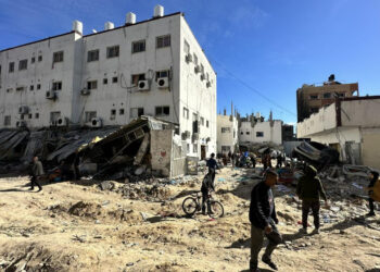 İsrail, Gazze'deki Sağlık Ekibini Hastaneden Kovdu!