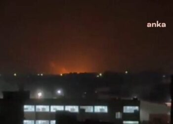 İsrail, Suriye’de Lazkiye Limanı ve Kamışlı Havaalanı’nı vurdu