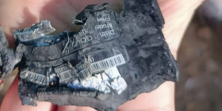 Ev hapsindeki gazeteci Özlem Gürses, canlı yayını evinden yaptı; “Kelepçeyi, görüntü almak için taktılar”