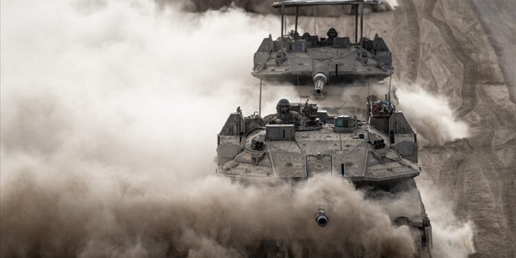 İsrail güçleri, Golan Tepeleri’ndeki tampon bölgeyi geçerek Suriye topraklarına girdi