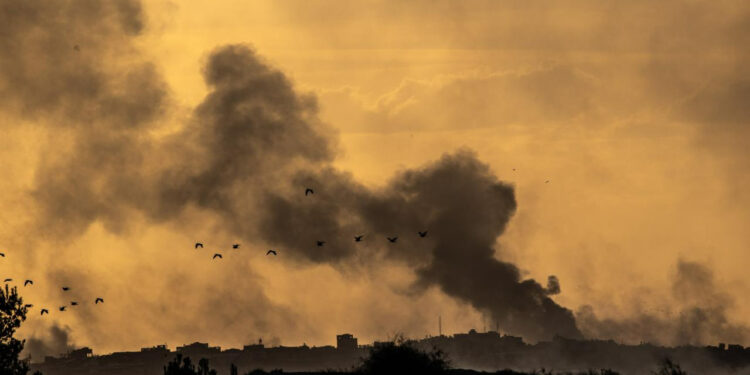 İsrail'den Suriye'ye Dört Bir Koldan Saldırı! Ordunun Silah Deposunu Bombaladı