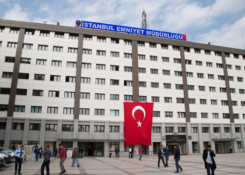 İstanbul Emniyeti'nin son 20 günde yaptığı operasyonlarda 17 ton kaçak alkol ele geçirildi