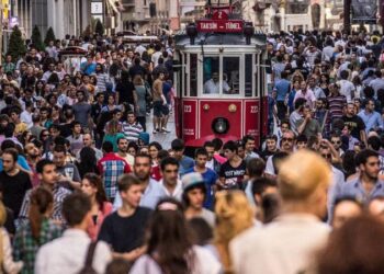 İstanbul'da 10 kiracıdan biri kirasını ödeyemedi, her iki vatandaştan biri porsiyon küçültmek zorunda kaldı