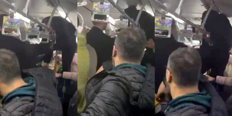 İstanbul'da Metrobüste Boş Koltuk İçin Birbirlerine Girdiler: Tutunma Demirine Tırmanıp Uçan Tekme Attı!