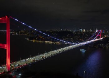 İstanbul'da trafik yoğunluğu akşam saatlerinde yüzde 80'e çıktı