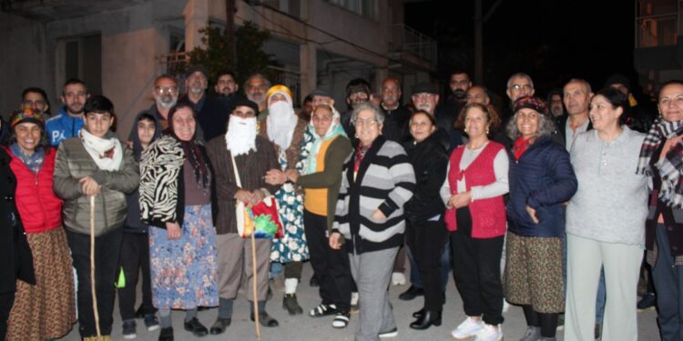 İzmir'de kitlesel Gaxand kutlaması