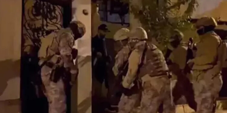 İzmir’de nefret operasyonu: 15 gözaltı