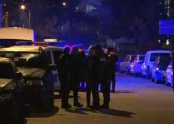 Kahvehanede Silahlı Çatışma: 2 Yaralı