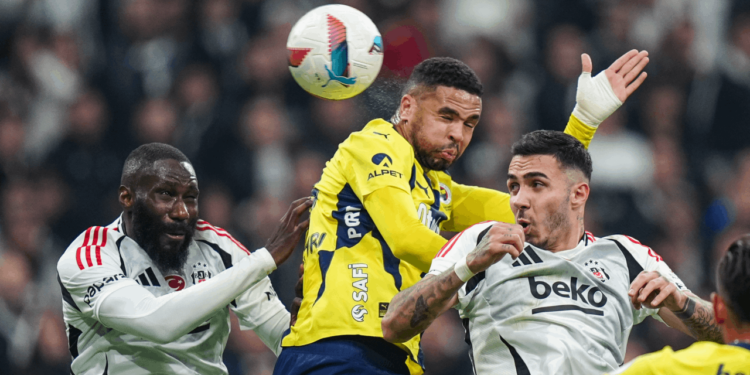 Kartal, Fener'in Şampiyonluk Umuduna 'Pençe' Vurdu: Spor Yazarlarından Çarpıcı Yorumlar