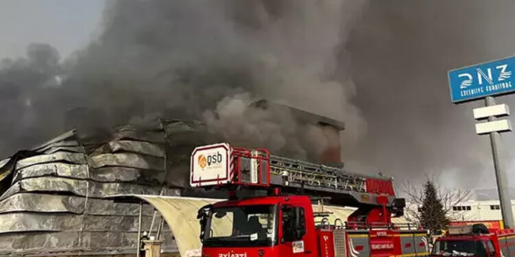 Kayseri’de mobilya fabrikasında yangın: 3 ölü