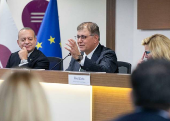 Kredi verseler de vermeseler de yapacağız!