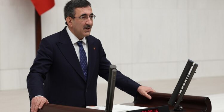 Kürtçe’nin yasaklandığı Meclis’te ‘Kürtçeyle sorunumuz yok’ inkarı