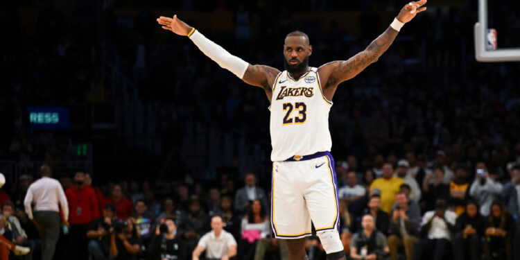 LeBron James Kırılmaz Denen Rekoru Kırdı, NBA Tarihine Geçti