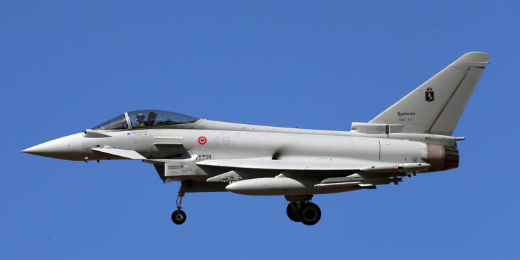 Leyen, Erdoğan’la görüştü, savaş uçakları Ankara’ya indi