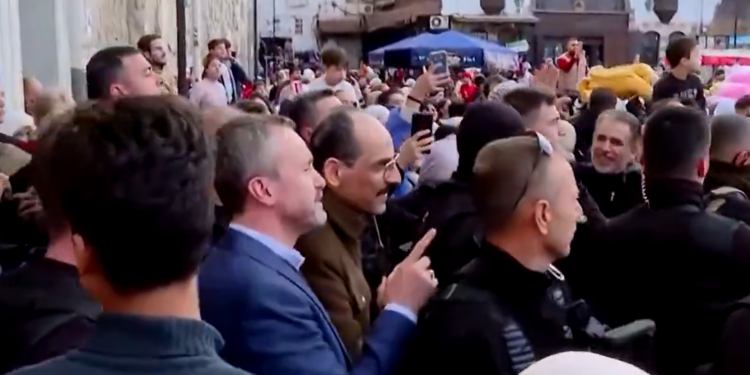 MİT Başkanı İbrahim Kalın Şam’da; Emevi Camii’nde namaz kıldı