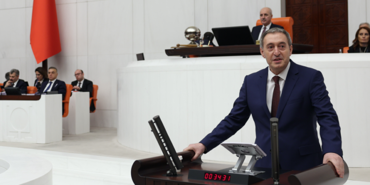Mecliste bütçe oturumuna Suriye damga vurdu: Bahçeli, muhalefetten yalnızca DEM Parti’yi alkışladı
