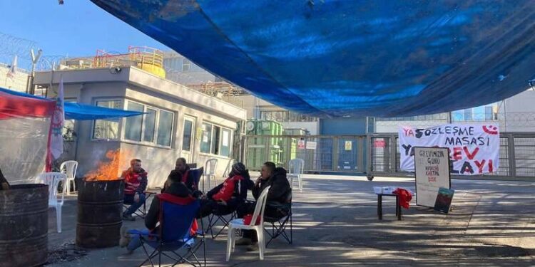 Metal işçileri, Erdoğan'ın grev yasağı kararına rağmen direnmeye devam ediyor: Bugün dünden daha kararlıyız!
