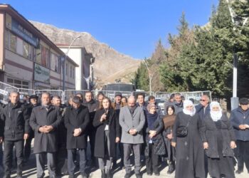 Miks'te kayyıma karşı nöbet sürüyor