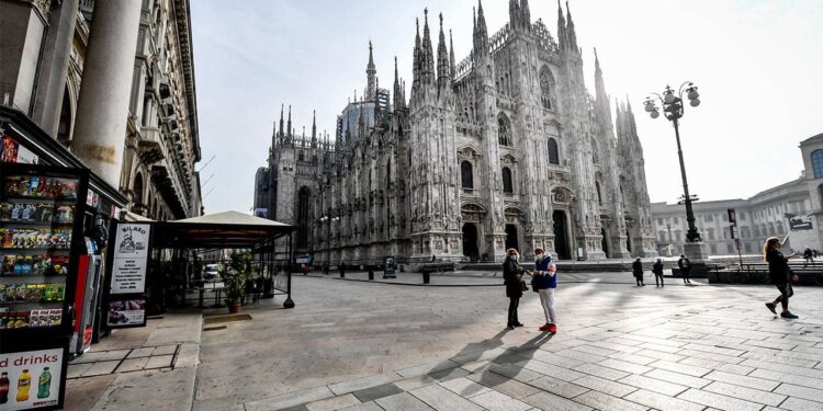 Milano’da sokakta sigara içmek yasaklanacak