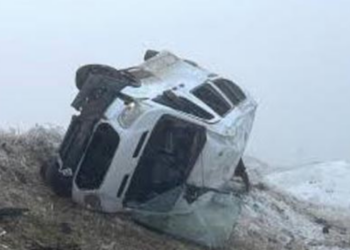 Minibüs Şarampole Uçtu: 8'i Öğretmen, 9 Yaralı