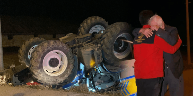 Oğlu Feci Kazada Ölümden Döndü, Gözyaşlarını Tutamadı