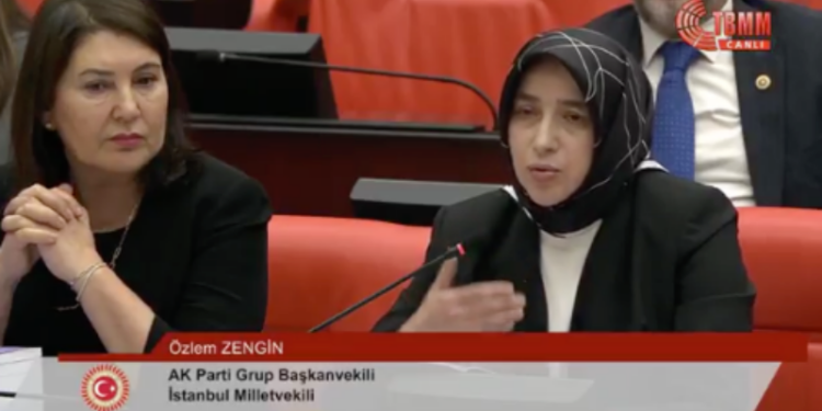 Onurlu bir kadın bu açıklamayı yapmak için 3 sene beklemez