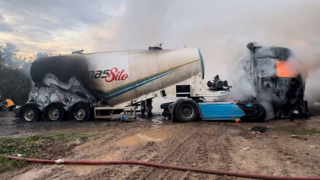 Otomobille Çarpışan Tanker Patladı! 1 Ölü