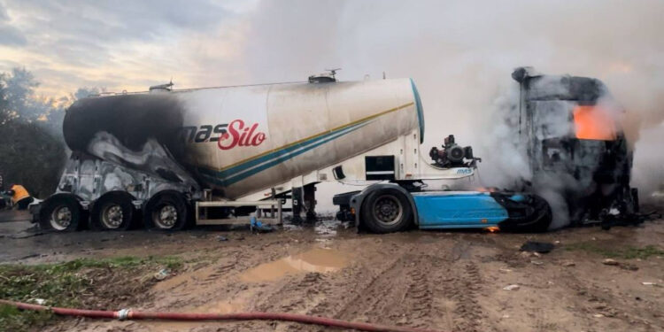 Otomobille Çarpışan Tanker Patladı! 1 Ölü