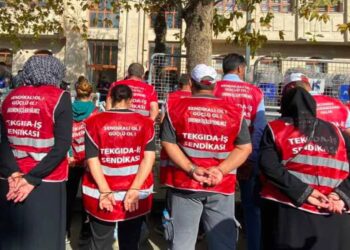 Polonez işçileri, grevi Ankara'ya taşıyor