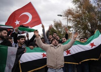 RÖPORTAJ | “Tamamı üniversite mezunu, İstanbul’da birkaç işletmesi olan, yarısı Türkiye vatandaşı olan ailem Suriye’ye dönmeyi düşünüyor”